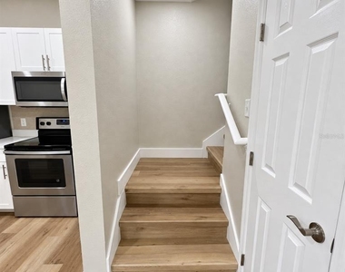 8921 Shine Drive - Photo Thumbnail 18