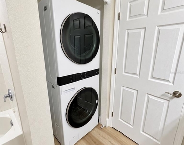 8921 Shine Drive - Photo Thumbnail 28