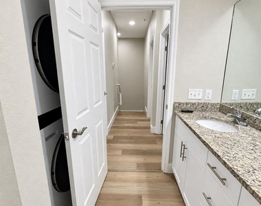 8921 Shine Drive - Photo Thumbnail 25