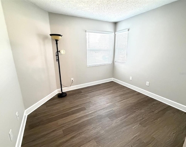 2524 Woodgate Boulevard - Photo Thumbnail 8