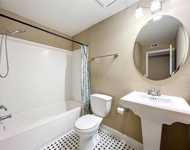 2065 Dixie Belle Drive - Photo Thumbnail 26