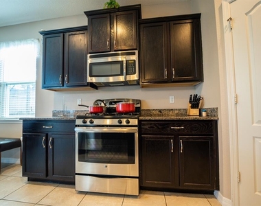 4952 Pall Mall Street E - Photo Thumbnail 4