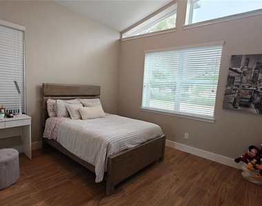 7960 Nemours Parkway - Photo Thumbnail 22