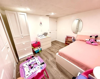 5115 Gateway Avenue - Photo Thumbnail 12