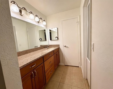 5115 Gateway Avenue - Photo Thumbnail 9