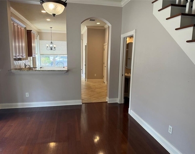 2821 E Central Boulevard - Photo Thumbnail 4