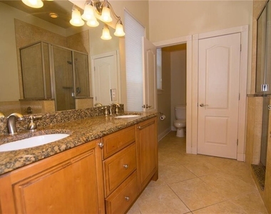 2821 E Central Boulevard - Photo Thumbnail 9