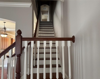 2821 E Central Boulevard - Photo Thumbnail 6