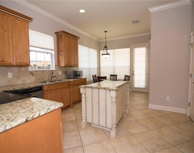 2821 E Central Boulevard - Photo Thumbnail 1