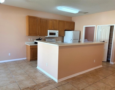 619 Kermarah Avenue - Photo Thumbnail 2