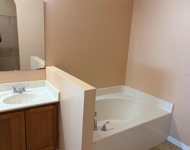 619 Kermarah Avenue - Photo Thumbnail 12