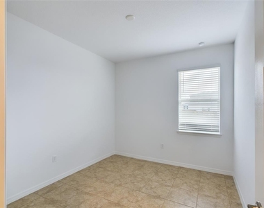 7707 Sw 58th Place - Photo Thumbnail 6