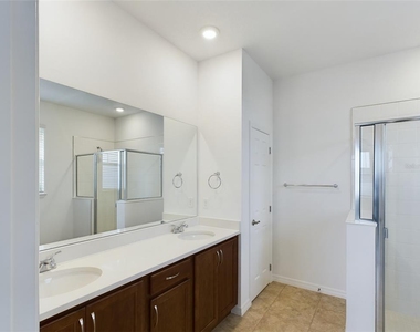 7707 Sw 58th Place - Photo Thumbnail 7