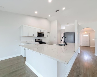 33 Timbercreek Pines Circle - Photo Thumbnail 19