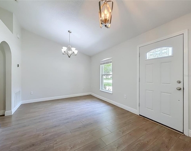 33 Timbercreek Pines Circle - Photo Thumbnail 5