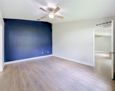 33 Timbercreek Pines Circle - Photo Thumbnail 38