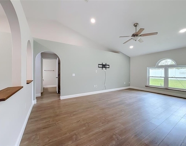 33 Timbercreek Pines Circle - Photo Thumbnail 21