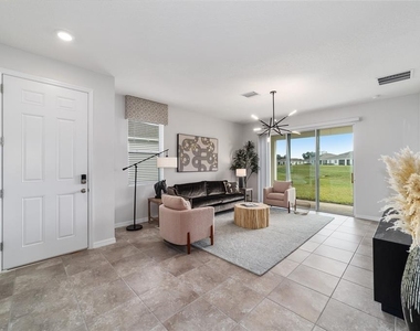 5358 Nw 48th Place - Photo Thumbnail 5