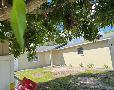 3218 68th Avenue N - Photo Thumbnail 14
