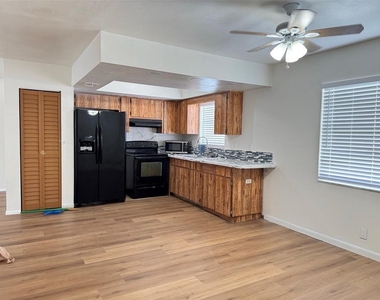 3218 68th Avenue N - Photo Thumbnail 23