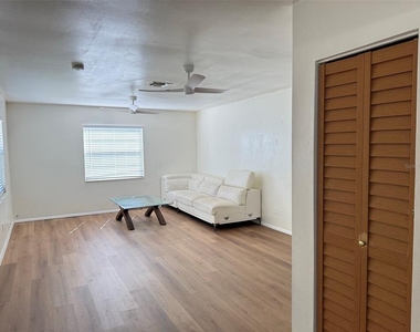 3218 68th Avenue N - Photo Thumbnail 18