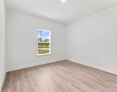 286 W Bolero Place - Photo Thumbnail 23
