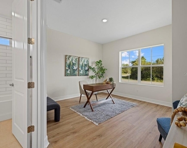 1486 Ardisia Street - Photo Thumbnail 6