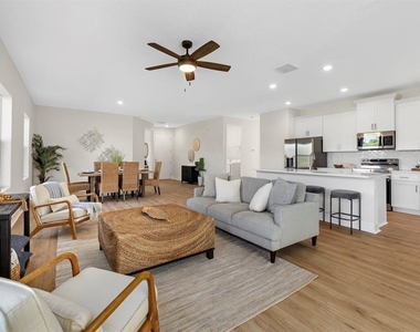 1486 Ardisia Street - Photo Thumbnail 12