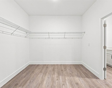 143 W Gondolier Place - Photo Thumbnail 41