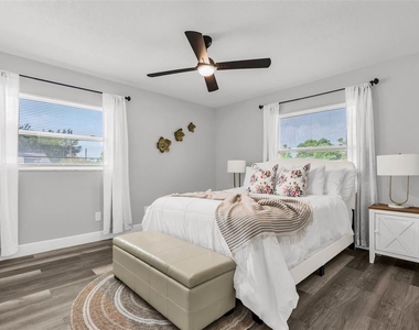 274 N Ranger Boulevard - Photo Thumbnail 4