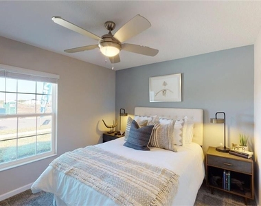 1642 Loxley Trail - Photo Thumbnail 4