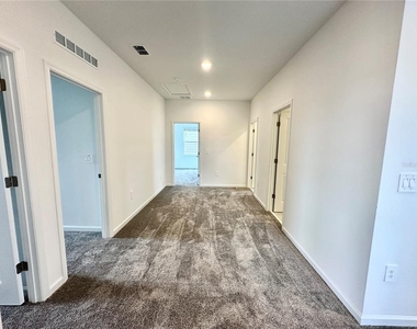 2892 Armstrong Avenue - Photo Thumbnail 25