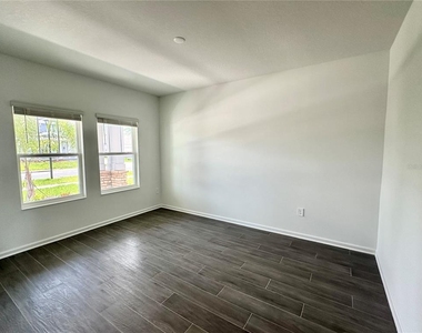 2892 Armstrong Avenue - Photo Thumbnail 5