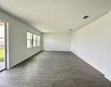 2892 Armstrong Avenue - Photo Thumbnail 11