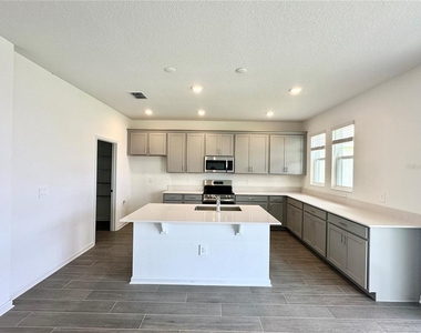 2892 Armstrong Avenue - Photo Thumbnail 6