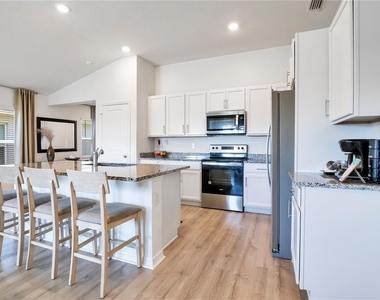 9231 Westside Hills Drive - Photo Thumbnail 6