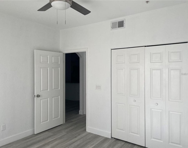822 Camargo Way - Photo Thumbnail 10
