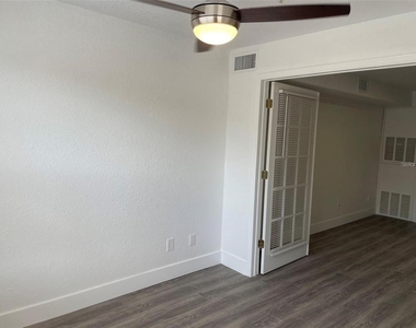 822 Camargo Way - Photo Thumbnail 12