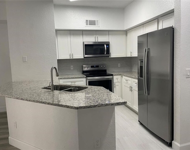 822 Camargo Way - Photo Thumbnail 8