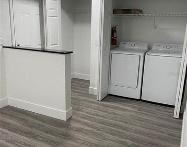 822 Camargo Way - Photo Thumbnail 5