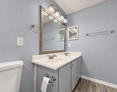 4440 Bleasdale Avenue - Photo Thumbnail 9