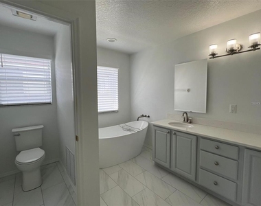 1831 Abbots Hill Drive - Photo Thumbnail 15