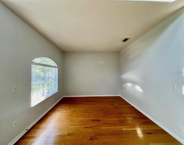 1831 Abbots Hill Drive - Photo Thumbnail 24