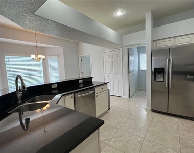 1831 Abbots Hill Drive - Photo Thumbnail 8
