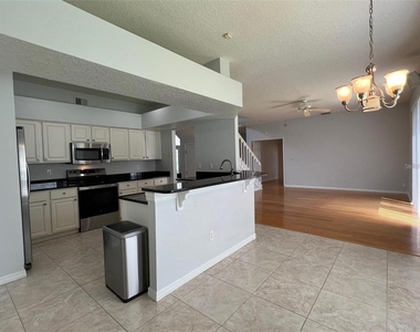 1831 Abbots Hill Drive - Photo Thumbnail 5