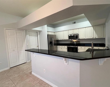 1831 Abbots Hill Drive - Photo Thumbnail 7