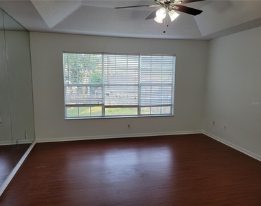 921 Beresford Way - Photo Thumbnail 12