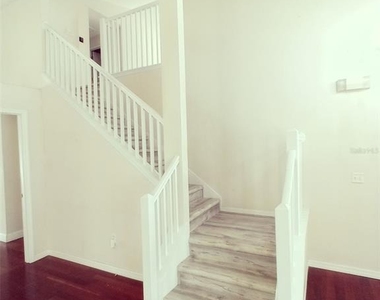 17411 Woodcrest Way - Photo Thumbnail 5