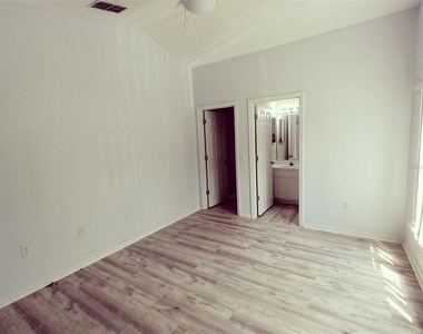 17411 Woodcrest Way - Photo Thumbnail 35