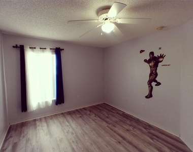 17411 Woodcrest Way - Photo Thumbnail 39